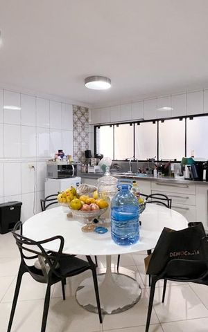 Apartamento à venda com 210m², 4 quartos e 4 vagas Apartamento à venda com 210m², 4 quartos e 4 vagasCozinha