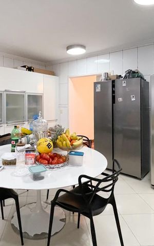Apartamento à venda com 210m², 4 quartos e 4 vagas Apartamento à venda com 210m², 4 quartos e 4 vagasCozinha