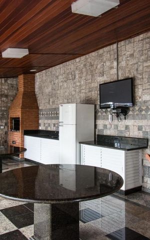 Apartamento à venda com 210m², 4 quartos e 4 vagas Apartamento à venda com 210m², 4 quartos e 4 vagasÁrea comum - Churrasqueira