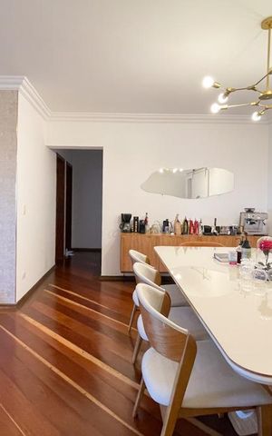 Apartamento à venda com 210m², 4 quartos e 4 vagas Apartamento à venda com 210m², 4 quartos e 4 vagasSala
