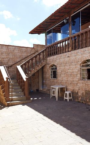 Casa à venda com 360m², 3 quartos e 4 vagas Casa à venda com 360m², 3 quartos e 4 vagasQuintal