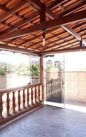 Casa à venda com 360m², 3 quartos e 4 vagas Casa à venda com 360m², 3 quartos e 4 vagasVista da Varanda Quarto