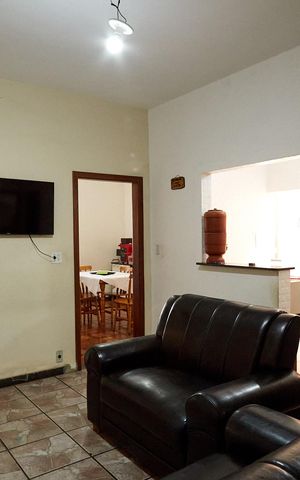Casa à venda com 360m², 3 quartos e 4 vagas Casa à venda com 360m², 3 quartos e 4 vagasSala