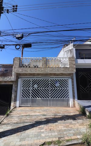 Casa para alugar com 171m², 3 quartos e 2 vagasFachada
