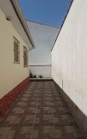 Casa à venda com 180m², 2 quartos e sem vaga Casa à venda com 180m², 2 quartos e sem vagaCorredor