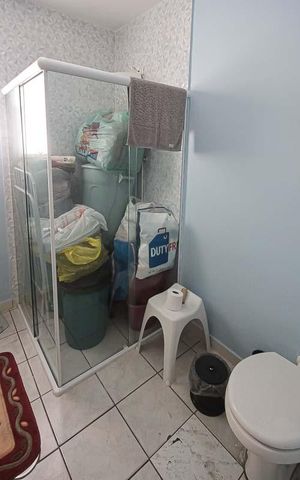 Casa à venda com 180m², 2 quartos e sem vaga Casa à venda com 180m², 2 quartos e sem vagaBanheiro