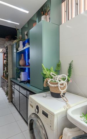 Apartamento à venda com 198m², 4 quartos e 2 vagas Apartamento à venda com 198m², 4 quartos e 2 vagasÁrea de Serviço