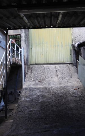 Casa à venda com 300m², 3 quartos e 6 vagasGaragem