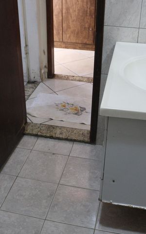 Casa à venda com 300m², 3 quartos e 6 vagasBanheiro