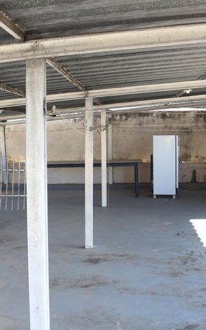 Casa à venda com 300m², 3 quartos e 6 vagasÁrea de Serviço