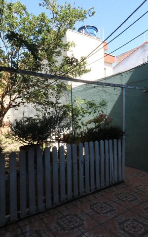 Casa à venda com 185m², 3 quartos e 2 vagasQuintal