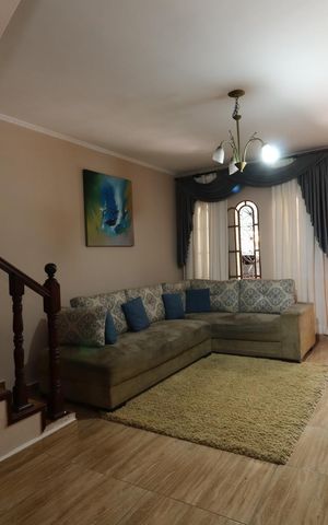 Casa à venda com 185m², 3 quartos e 2 vagasSala