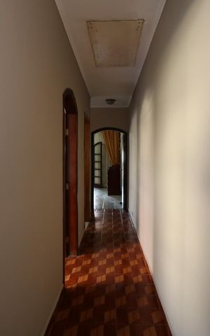 Casa à venda com 185m², 3 quartos e 2 vagasCorredor piso superior