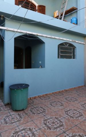 Casa à venda com 185m², 3 quartos e 2 vagasQuintal