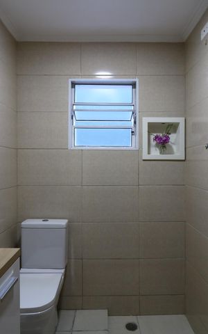 Casa à venda com 185m², 3 quartos e 2 vagasBanheiro do piso inferior