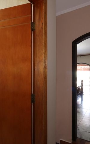 Casa à venda com 185m², 3 quartos e 2 vagasCorredor piso superior