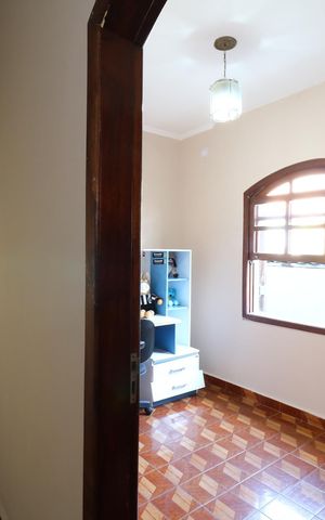 Casa à venda com 185m², 3 quartos e 2 vagasCorredor piso superior
