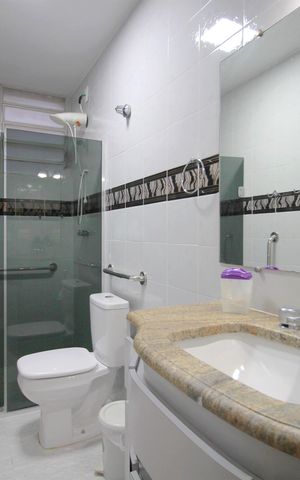 Apartamento à venda com 180m², 4 quartos e 1 vagaBanheiro da Suíte