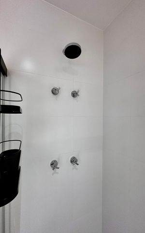 Studio para alugar com 22m², 0 quarto e sem vaga Studio para alugar com 22m², 0 quarto e sem vagaBanheiro