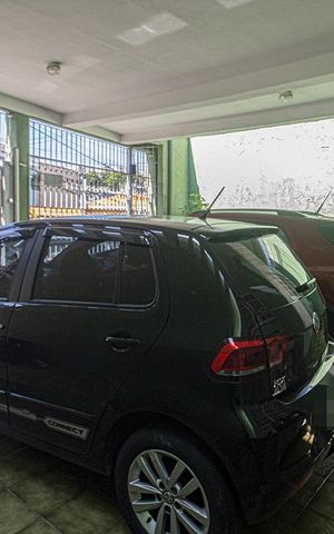 Casa à venda com 200m², 4 quartos e 2 vagas Casa à venda com 200m², 4 quartos e 2 vagasgaragem