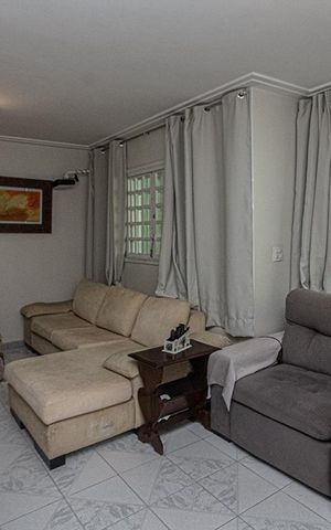 Casa à venda com 200m², 4 quartos e 2 vagas Casa à venda com 200m², 4 quartos e 2 vagassala