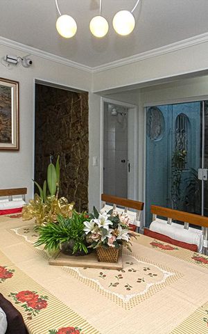 Casa à venda com 200m², 4 quartos e 2 vagas Casa à venda com 200m², 4 quartos e 2 vagassala de jantar
