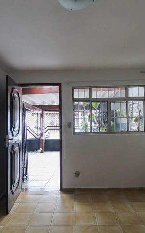 Casa à venda com 200m², 4 quartos e 3 vagasSala