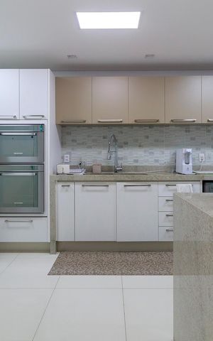 Apartamento à venda com 173m², 3 quartos e 3 vagas Apartamento à venda com 173m², 3 quartos e 3 vagasCozinha
