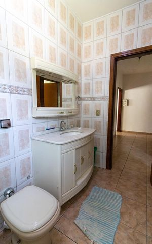 Casa à venda com 180m², 3 quartos e 2 vagas Casa à venda com 180m², 3 quartos e 2 vagasBanheiro