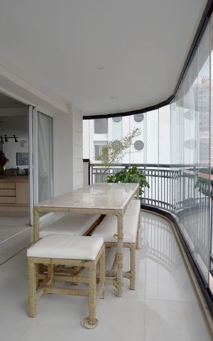 Apartamento à venda com 440m², 4 quartos e 5 vagasVaranda