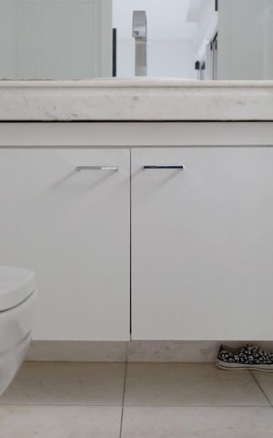 Apartamento à venda com 440m², 4 quartos e 5 vagasBanheiro da Suíte 1