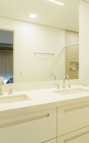 Apartamento à venda com 89m², 2 quartos e 2 vagas Apartamento à venda com 89m², 2 quartos e 2 vagasBanheiro da Suíte