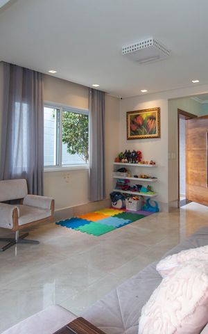 Casa à venda com 300m², 3 quartos e 3 vagas Casa à venda com 300m², 3 quartos e 3 vagasSala