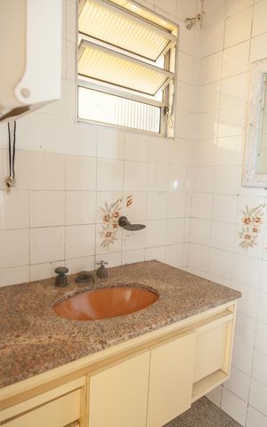 Casa à venda com 252m², 3 quartos e 4 vagasBanheiro de Serviço