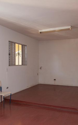 Casa à venda com 252m², 3 quartos e 4 vagasQuarto Suíte