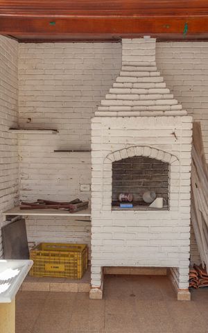 Casa à venda com 252m², 3 quartos e 4 vagasÁrea comum - Churrasqueira