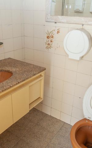 Casa à venda com 252m², 3 quartos e 4 vagasBanheiro de Serviço