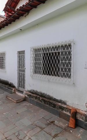 Casa à venda com 170m², 3 quartos e 3 vagas Casa à venda com 170m², 3 quartos e 3 vagasQuintal