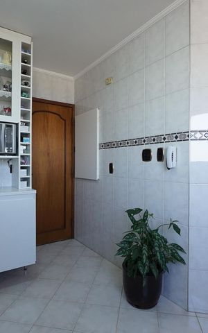 Apartamento para alugar com 118m², 3 quartos e 2 vagasCozinha