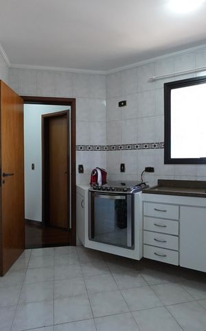 Apartamento para alugar com 118m², 3 quartos e 2 vagasCozinha