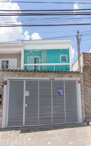 Casa à venda com 90m², 2 quartos e 2 vagasFachada