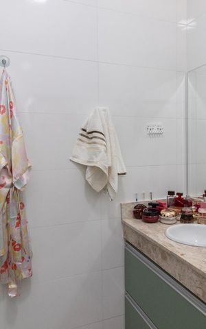 Casa à venda com 90m², 2 quartos e 2 vagasBanheiro da Suíte 2