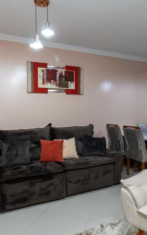 Casa à venda com 90m², 2 quartos e 2 vagasSala