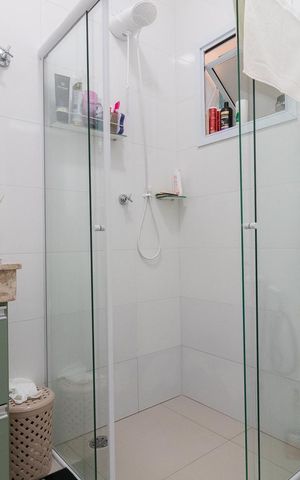 Casa à venda com 90m², 2 quartos e 2 vagasBanheiro da Suíte 2
