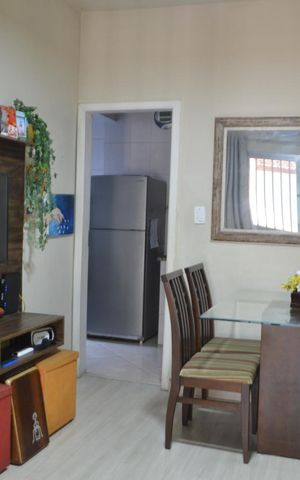 Casa de condomínio à venda com 78m², 2 quartos e 1 vaga Casa de condomínio à venda com 78m², 2 quartos e 1 vagaSala