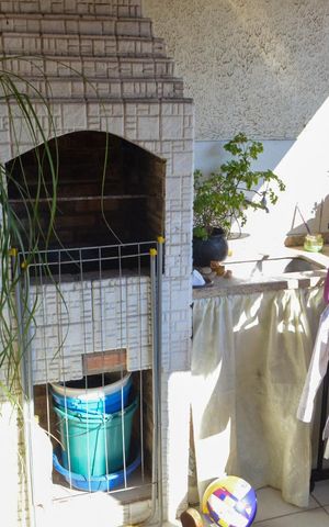 Casa de condomínio à venda com 78m², 2 quartos e 1 vaga Casa de condomínio à venda com 78m², 2 quartos e 1 vagaÁrea Gourmet