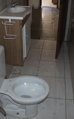 Casa à venda com 100m², 3 quartos e 2 vagasBanheiro