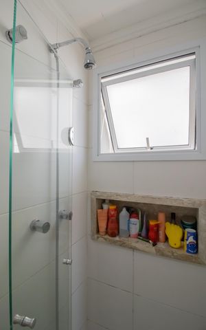 Apartamento à venda com 83m², 2 quartos e 2 vagas Apartamento à venda com 83m², 2 quartos e 2 vagasBanheiro da suíte