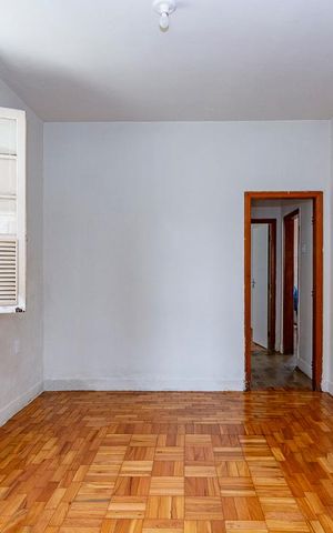 Casa à venda com 250m², 3 quartos e 1 vaga Casa à venda com 250m², 3 quartos e 1 vagaSala