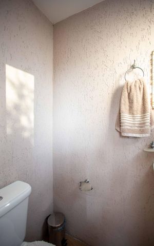 Casa à venda com 152m², 3 quartos e 2 vagasLavabo